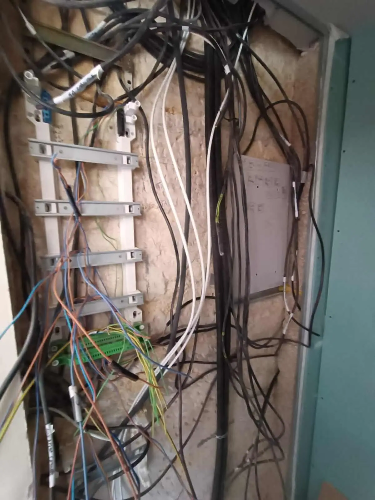 Rénovation électrique d'une maison à Blanquefort — tableau électrique remis aux normes par LunElec33